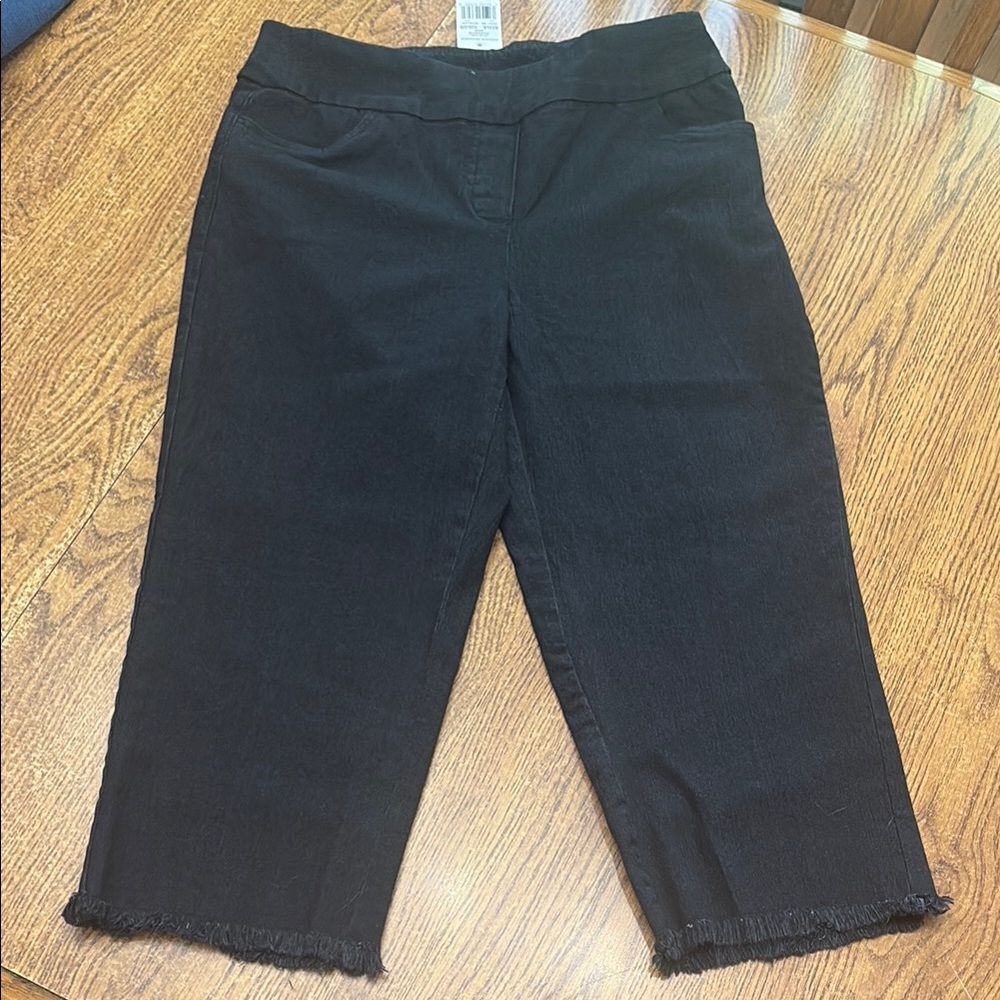 Alfred Dunner Black Ankle Cropped Jeans